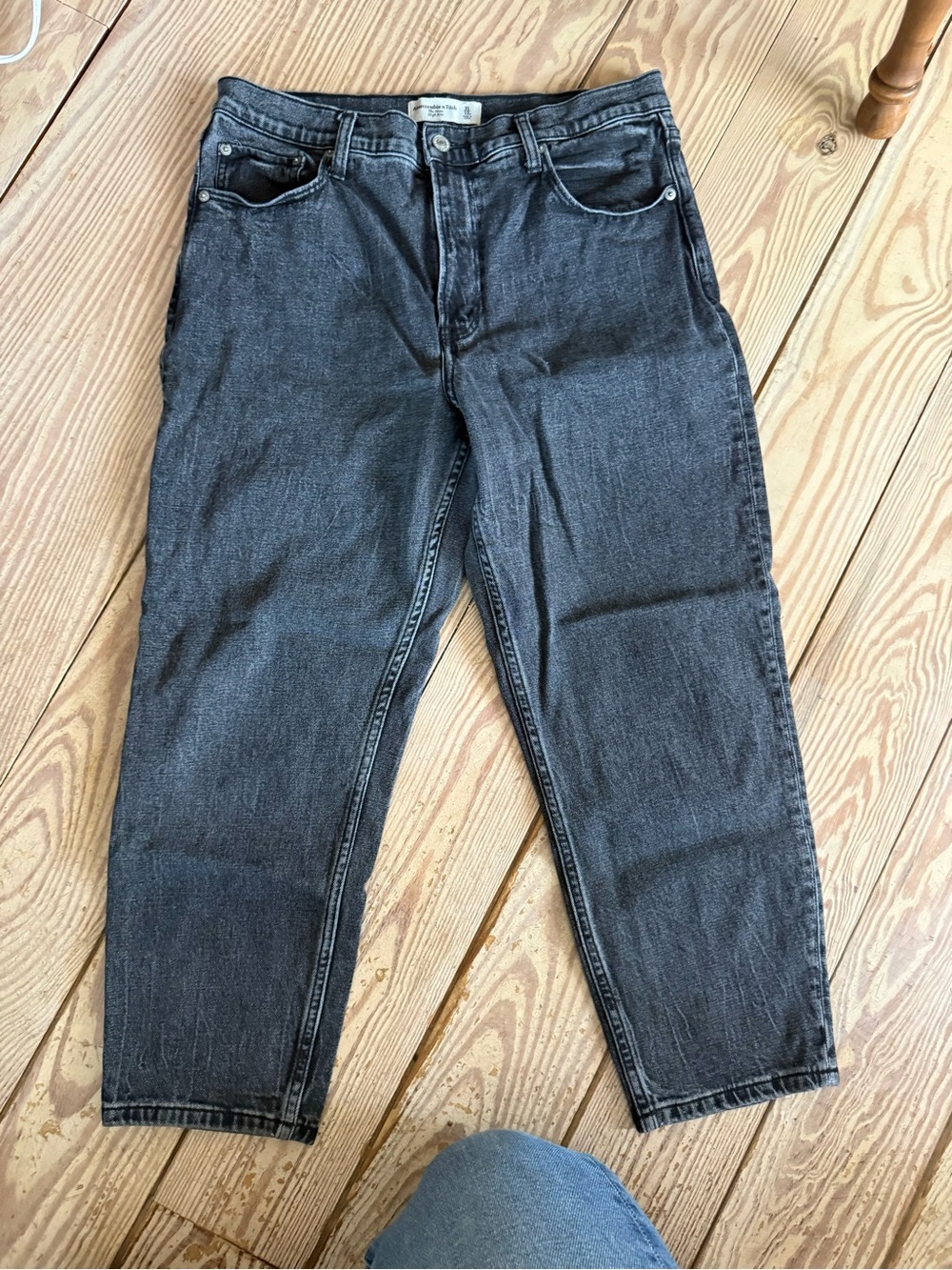 Abercrombie & Fitch The Mom High Rise Jeans size 12 short